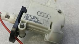 AUDI Audi S3 8P Fuel Cap Actuator 8P0862153A Actuator Fuel Flap. — thumbnail 5