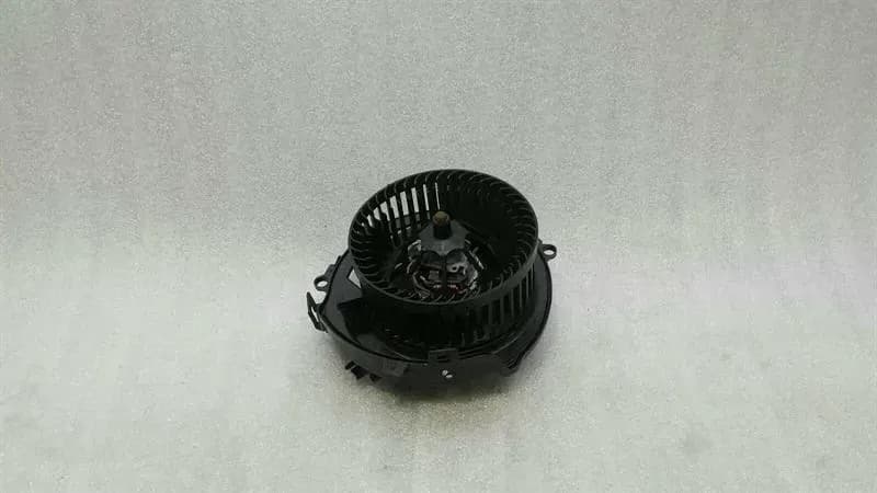 Audi S3 8V a3 RHD Heater Blower 5Q2819021B Right Handlebar