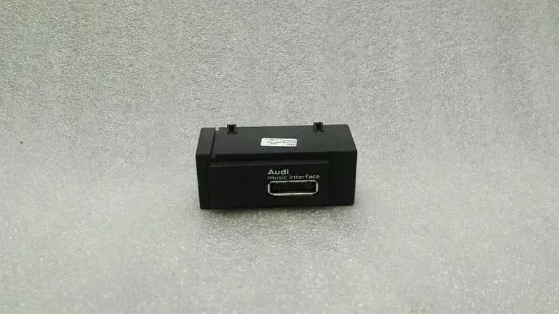 AUDI Audi S3 8V Music Interface Module 8V0035736 Control Unit USB iPod