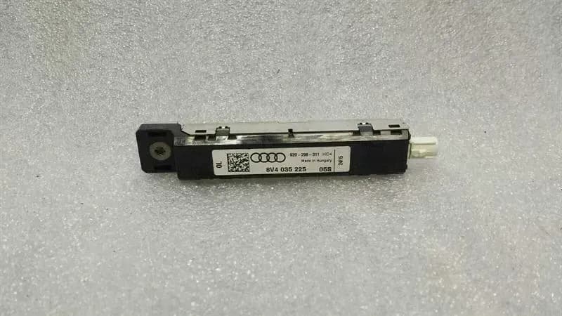 Audi S3 8V aerial / antenna 8V4035225 antenna.
