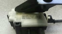 BMW BMW 5 Series F07 GT F10 F11 fuel cap actuator 7139398 servomotor fuel flap — thumbnail 2