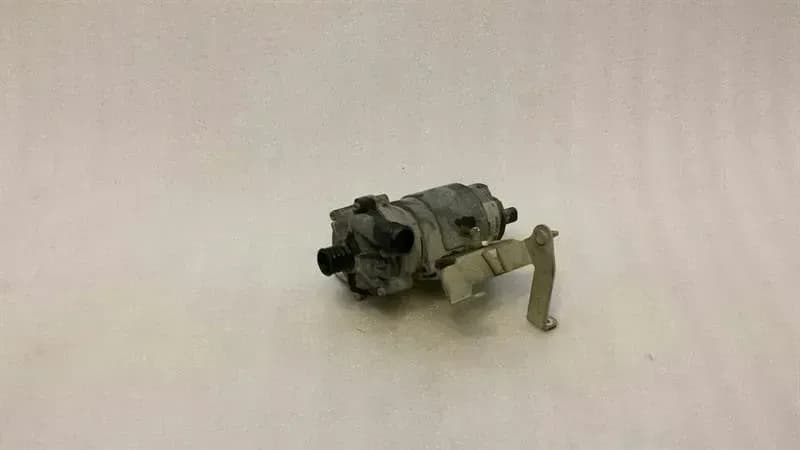 Mercedes CL W216 Additional Cooling Pump A0005000386 Coolant Pump Pump M156
