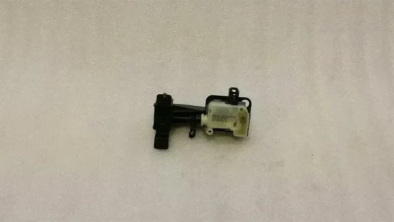 Mercedes cl w216 fuel cap actuator A2518200197 fuel flap servomotor