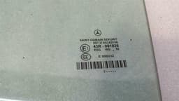 MERCEDES-BENZ Mercedes CLS W219 left rear door glass A2197350110 door window rear left — thumbnail 2