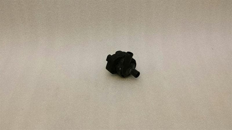 MERCEDES-BENZ Mercedes CLS W219 additional cooling pump A2118350028 coolant pump pump