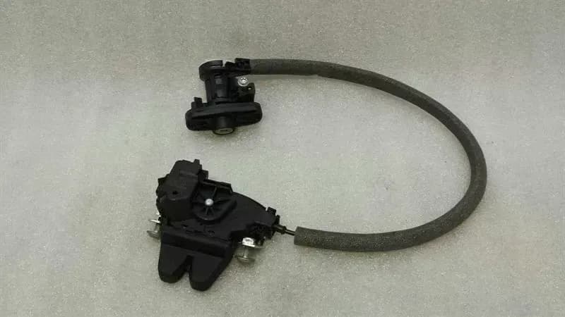 Mercedes E Class W212 boat lock A20437500185 tailgate lock