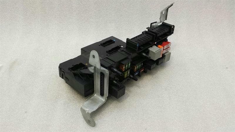 Mercedes E Class W212 Fuse Box A2129009622 Fuse Box SAM