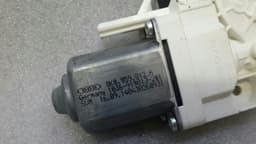 AUDI Audi A4 8K door window motor 8K0959812A window regulator motor. — thumbnail 3