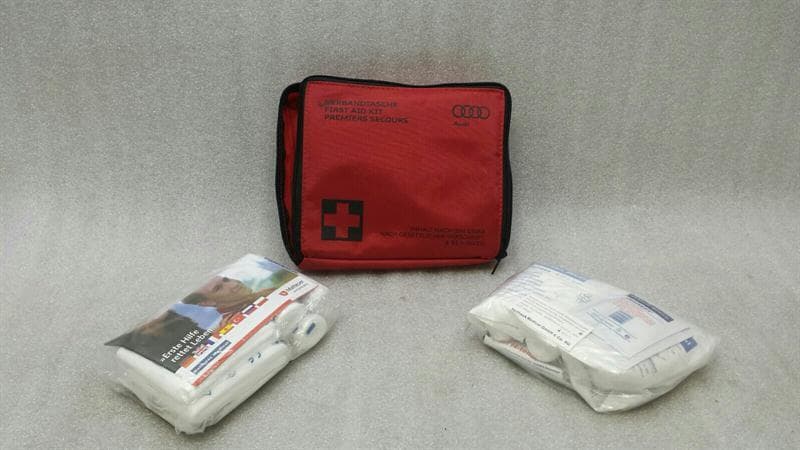 AUDI Audi A4 8K First Aid Kit 8P0860282G dressing box dressing bag