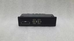 MERCEDES-BENZ Mercedes C Class W205 USB Input Module A2058200526 USB Female SD Multimedia — thumbnail 2