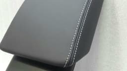 AUDI Audi RS4 S4 A4 8K armrest middle armrest armrest leather leather crest — thumbnail 4