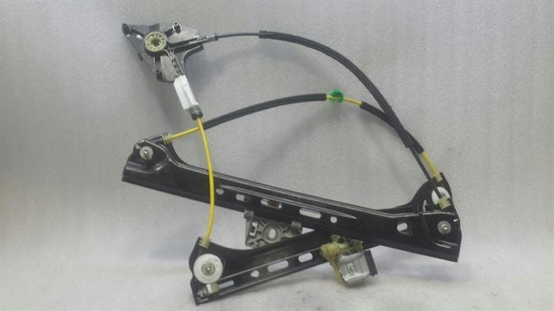 MERCEDES-BENZ Mercedes C Class W205 FRH Door Winder A2057204427 Front Right Window Regulator
