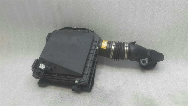 MERCEDES-BENZ Mercedes C43 AMG W205 Left Airbox A2760903901 Air Filter Box Left M276