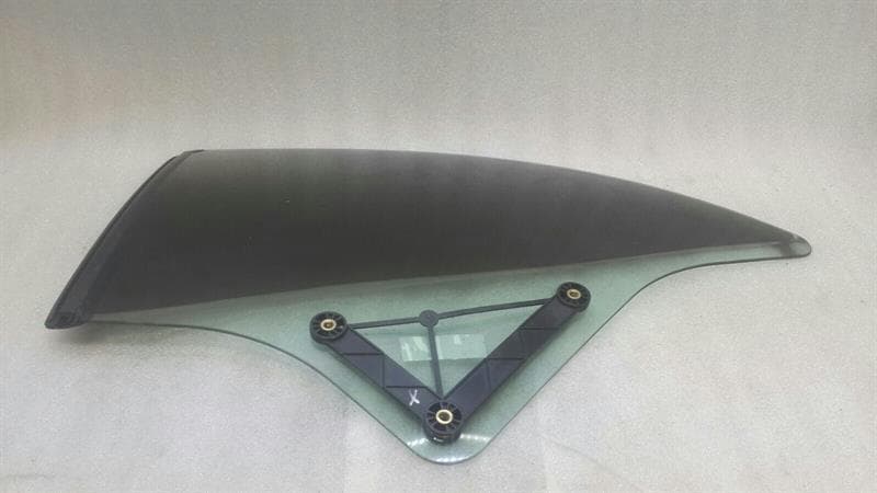 MERCEDES-BENZ Mercedes C Class W205 Left Rear 1/4 Glass A2056700110 Door Glass 1/4 Rear Left