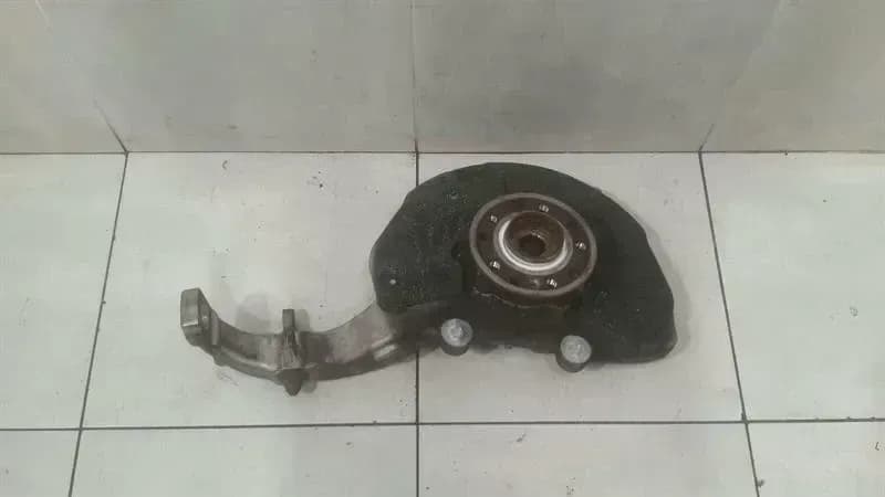 Mercedes C43 AMG 4-Matic W205 Front Hub A2053326600 Wheel Bearing Housing Front Right