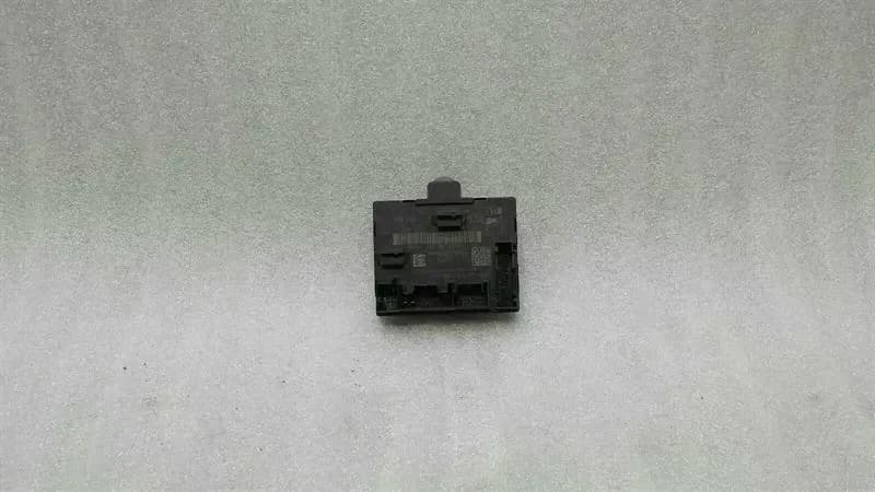 AUDI Audi S3 8V Front Right Door Module 5Q0959592E Door Control Unit Front Right