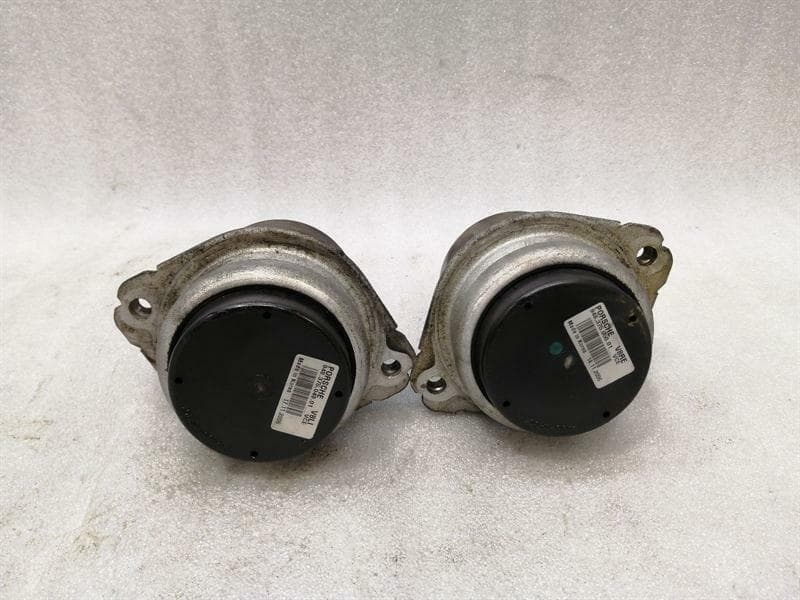 PORSCHE Porsche Cayenne 957 Engine Mount 94837505001 Engine Holder 4.8 V8