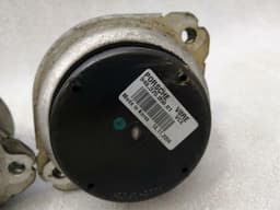 PORSCHE Porsche Cayenne 957 Engine Mount 94837505001 Engine Holder 4.8 V8 — thumbnail 3