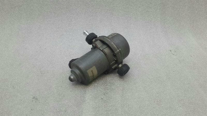 AUDI Audi S5 8T Vacuum Pump 8E0927317E Vacuum Pump 4.2 FSI V8