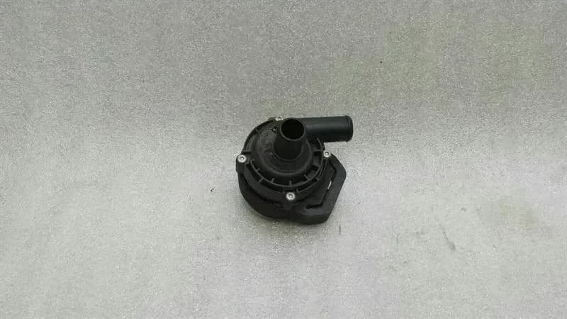 Mercedes A Class W176 Additional Cooling Pump A2118350028 Coolant Pump OM651
