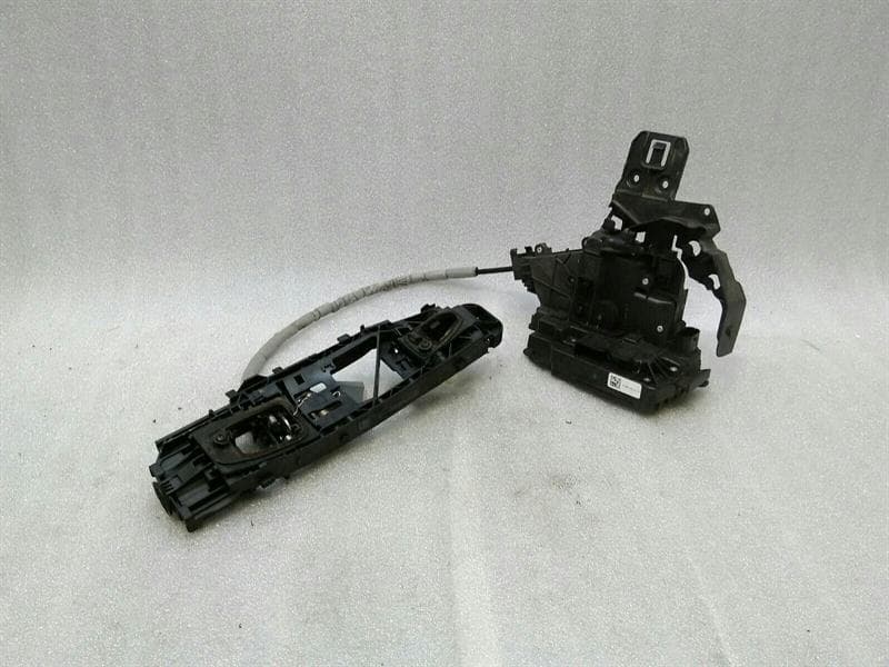 Mercedes C Class W205 rear left door lock A0997309500 door lock rear left
