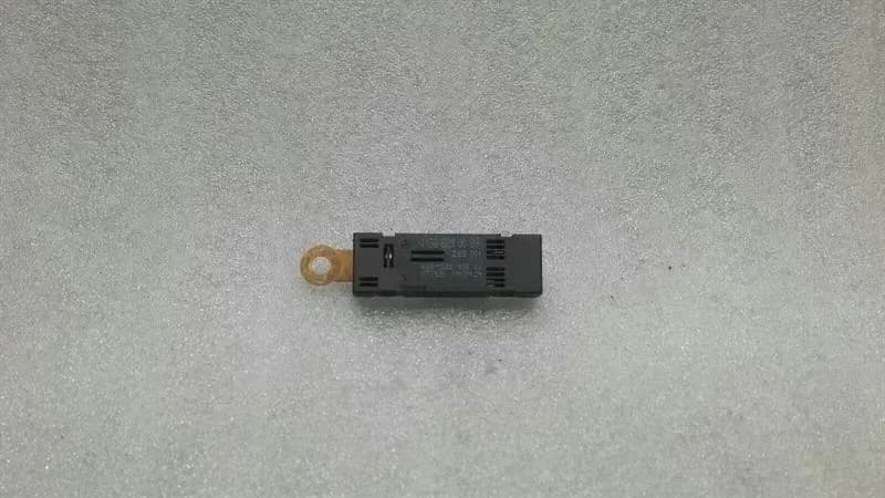 Mercedes C Class W205 Aerial / Antenna A1568200089 Antenna Suppression Filter W176