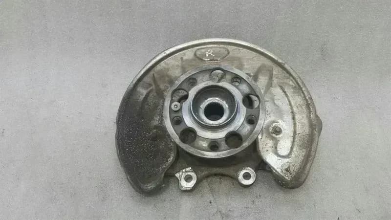 Mercedes C Class W205 Right Rear Hub A2053500241 Wheel Bearing Housing Rear Right