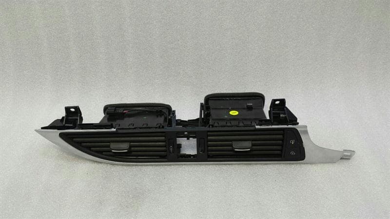 Audi A6 4G RHD Centre Air Vent 4G2820951 Right Hand Drive