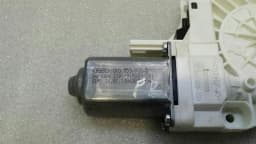 AUDI Audi A6 4G FRH door window motor 8K0959802B window regulator motor front right — thumbnail 6