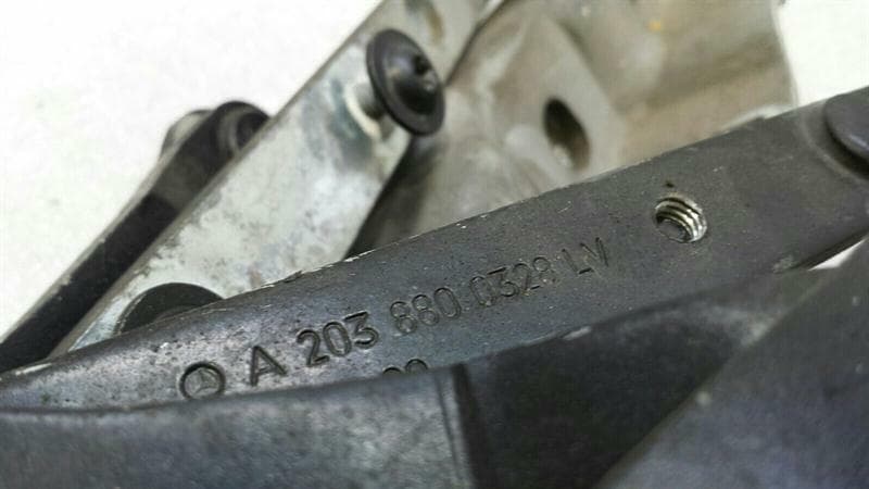 Mercedes CLK W209 Bonnet Hinge Set A2038800328 Hood Hinge Set