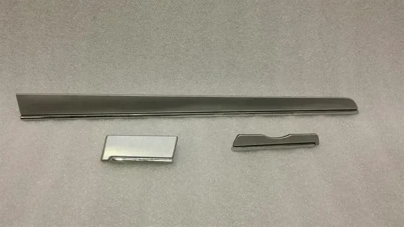 MERCEDES-BENZ Mercedes E Class W207 RHD dashboard veneer set A2076801771 right handlebar aluminium