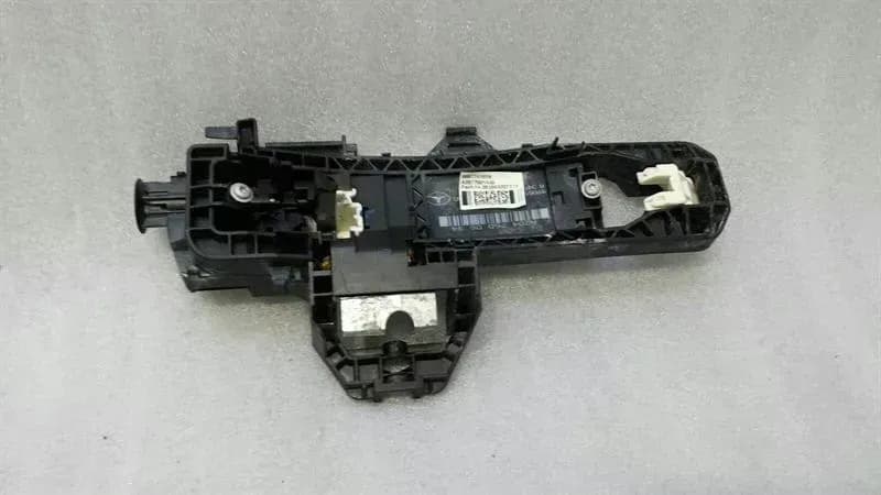 MERCEDES-BENZ Mercedes E Class W207 FRH door handle carrier A2077601440 door handle carrier front