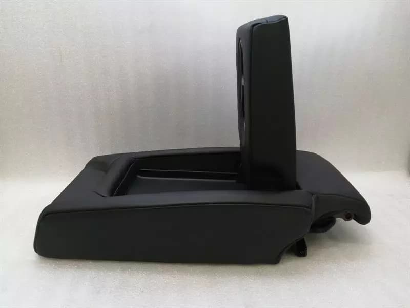 PORSCHE Porsche Cayenne 958 92a rear seat armrest 7P5885611A rear armrest