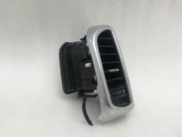 PORSCHE Porsche Cayenne 958 92a Right Air Vent 7P5819704D Ventilation Nozzle Vent Grille Re — thumbnail 2