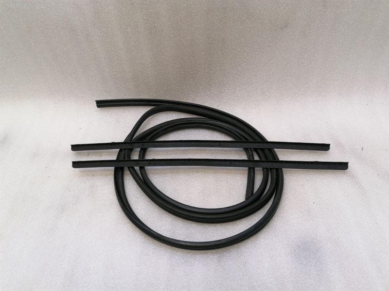 PORSCHE Porsche Cayenne 958 92a Sunroof Seal 7P0877439 Interior Sunroof Gasket