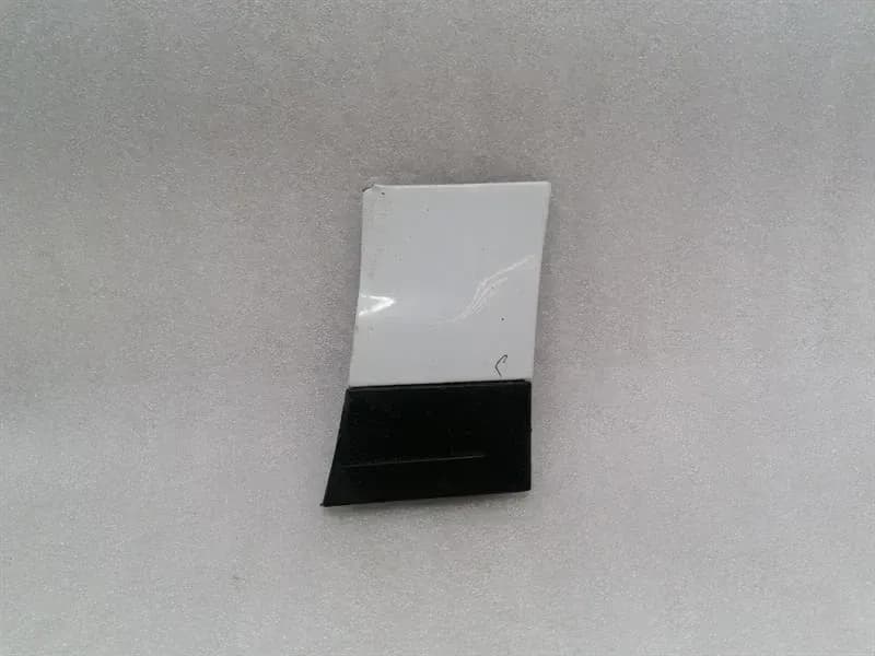 PORSCHE Porsche Cayenne 958 FRH Wing Cover 7P5854960D Front Right Fender Bezel