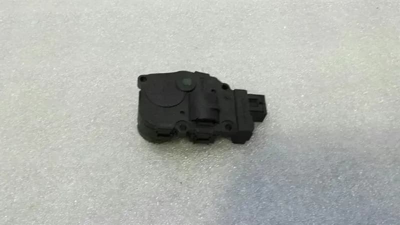 PORSCHE Porsche Cayenne 958 92A Vent Flap Motor 95861251201 Servo Motor