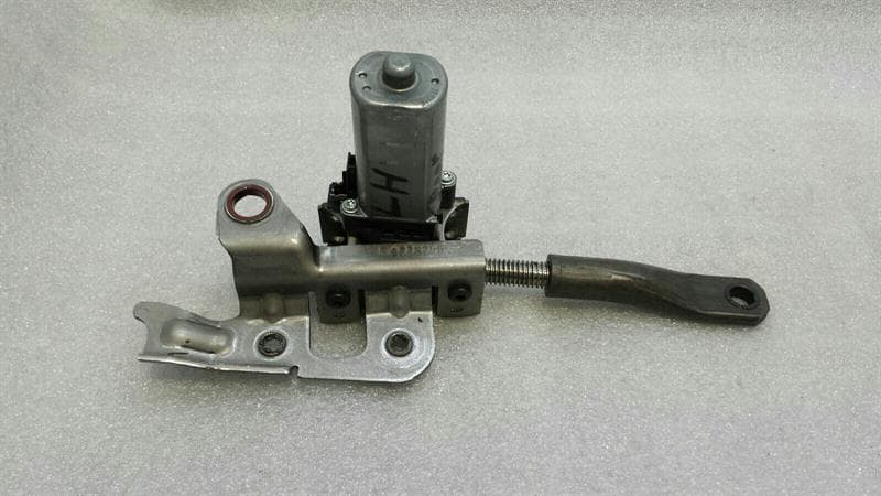 Porsche Cayenne 958 Left Seat Rear Up Down Adjustment 984686 Seat Engine Left