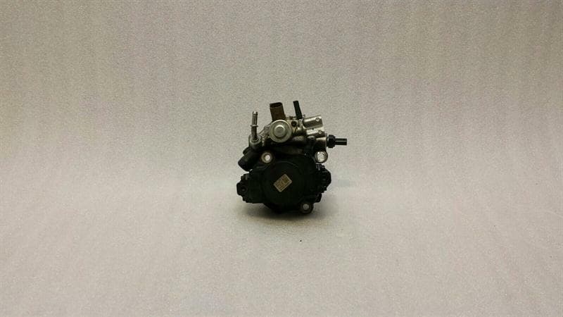 Mercedes W205 Fuel Pump Mechanical A6510703301 Fuel Pump OM651 Diesel