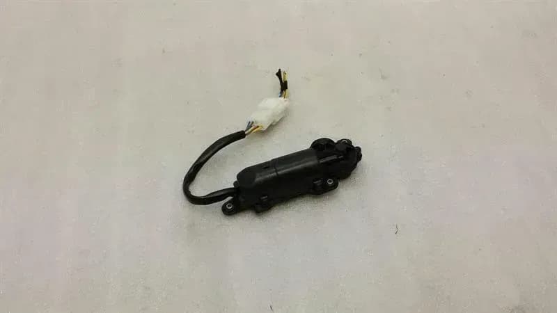 MERCEDES-BENZ MERCEDES C Class W205 Left Sunblind Motor A2059063700 Drive Rear Roller Blind Left
