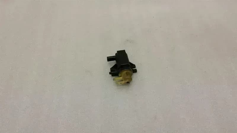 Mercedes C Class W205 Vacuum Valve A0091533128 Pressure Converter Turbo