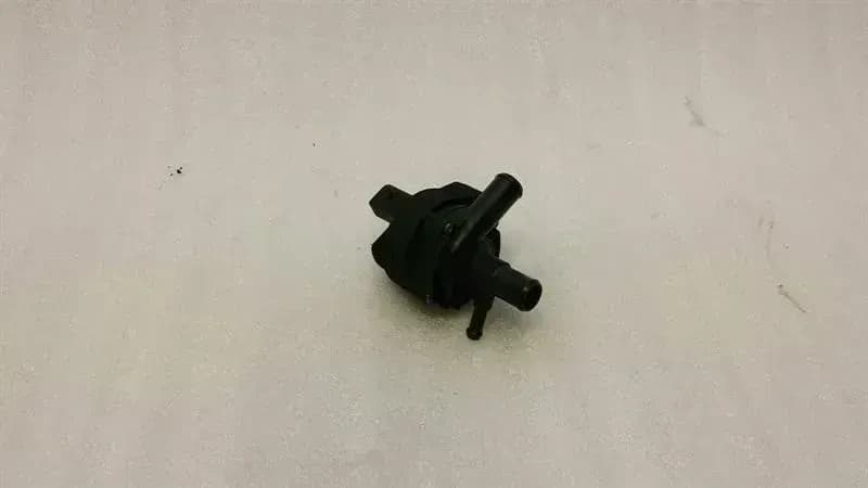 Mercedes CLS W218 additional cooling pump A2118350028 coolant pump OM651