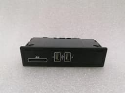 MERCEDES-BENZ Mercedes C Class W205 USB Input Module A2058200526 USB Female SD — thumbnail 1