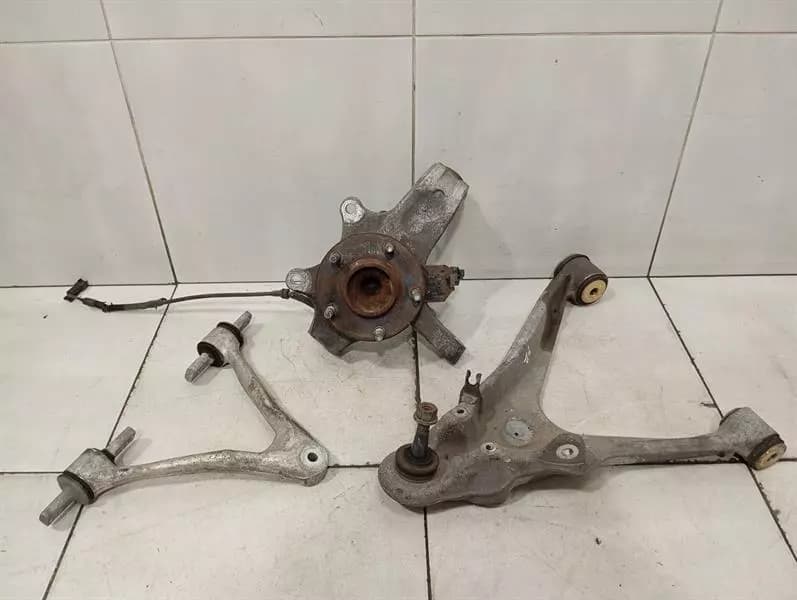 Chevrolet Corvette C6 Z06 Right Front Hub 88965638 Wheel Bearing Case Front Right
