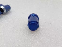CHEVROLET CHEVROLET CORVETTE C6 Z06 LS7 WHITE LOG NUTS Blue finish lug nuts and 1 key — thumbnail 4