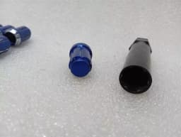 CHEVROLET CHEVROLET CORVETTE C6 Z06 LS7 WHITE LOG NUTS Blue finish lug nuts and 1 key — thumbnail 5