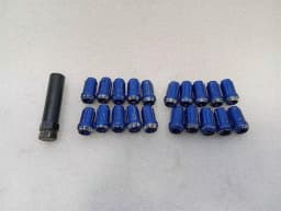 CHEVROLET CHEVROLET CORVETTE C6 Z06 LS7 WHITE LOG NUTS Blue finish lug nuts and 1 key — thumbnail 1