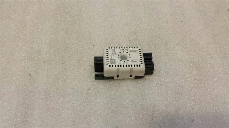 VW Volkswagen Golf GTD Antenna 5Q0035570 Suppression Filter Antenna Amplifier