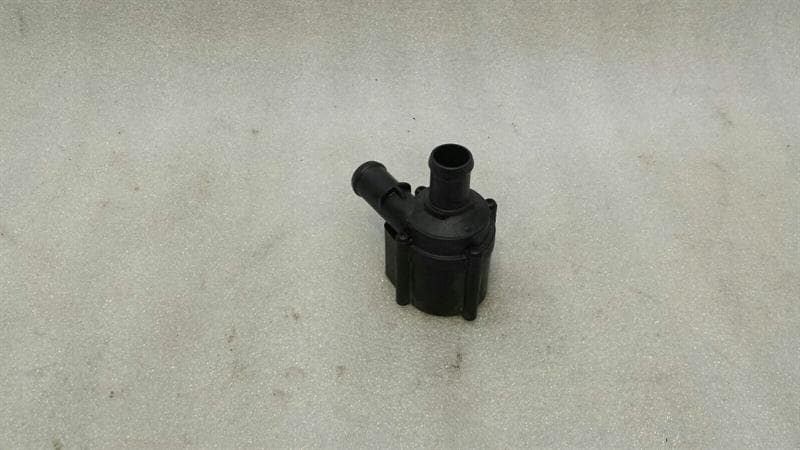 AUDI Audi S1 8X additional cooling pump 5Q0965561B coolant pump pump
