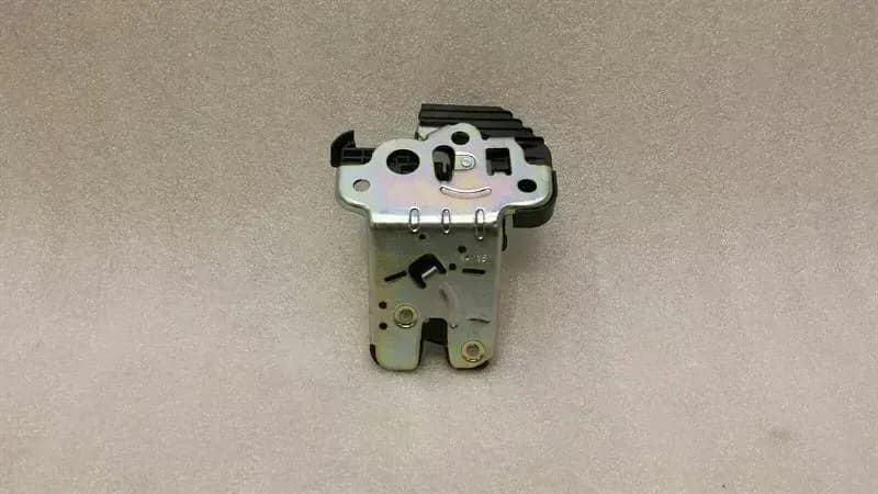 Audi S1 8X A1 boot lock 8R0827505 tailgate lock